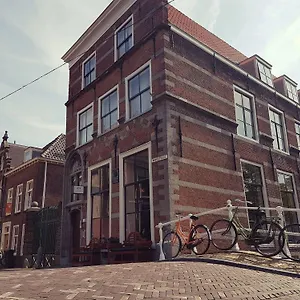 https://hotel-grand-canal-station-delft.utrechthotels.net